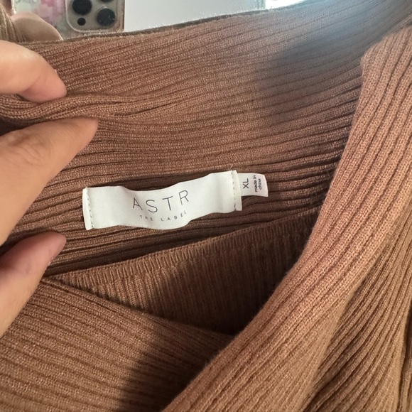 ASTR THE LABEL OFF THE SHOULDER CRISS CROSS FRONT RIBBED ZAYLA SWEATER - Picture 7 of 8